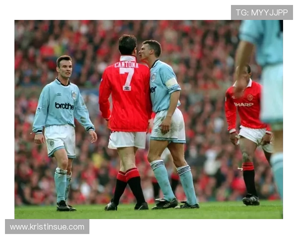 TA：曼联没能利用人数优势，他们看起来像是从未一起踢过球